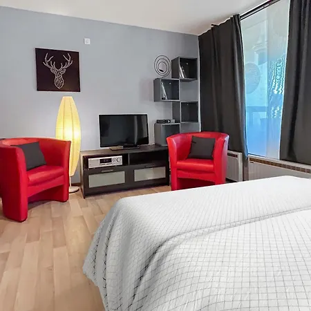 Escale Tranquille Avec Balcon & Parking Prive Apartment