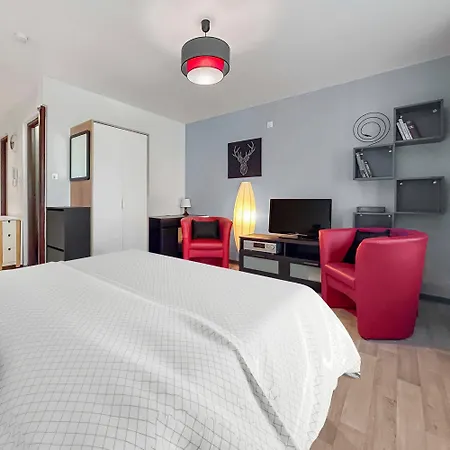 Escale Tranquille Avec Balcon & Parking Prive Apartment *